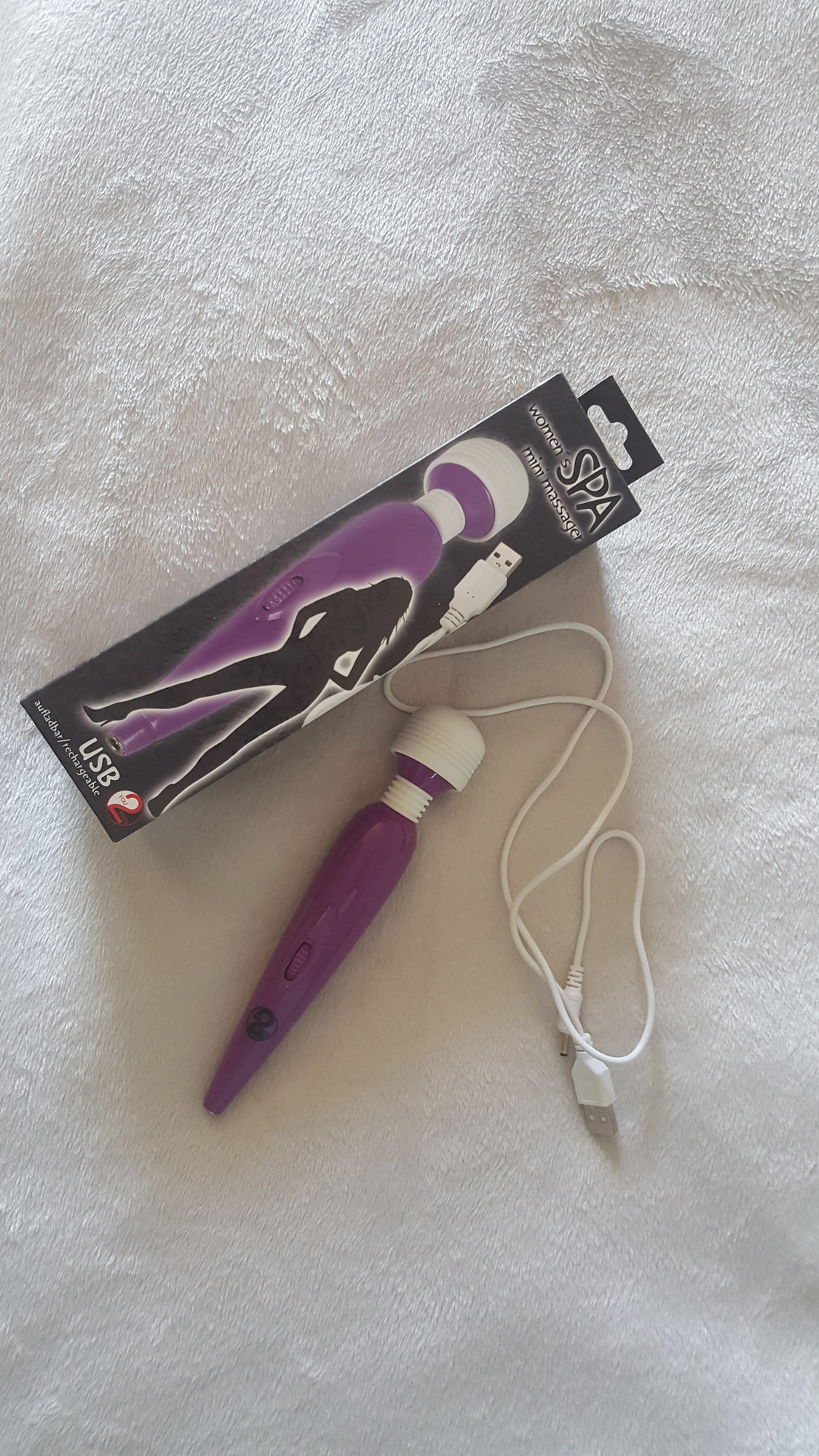 Compact Women's Spa Mini Massager in the Steeltoyz practical test