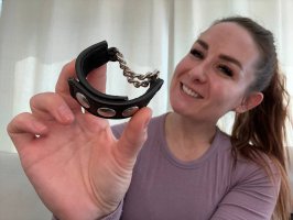 Leather cockstrap with two chains Leather cockstrap with two chains