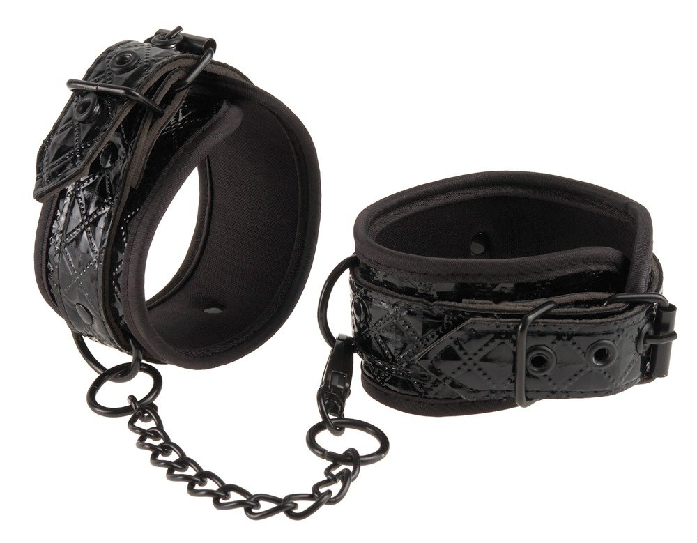 Stylish and durable handcuffs from Couture Cuffs Stylish and durable handcuffs from Couture Cuffs
